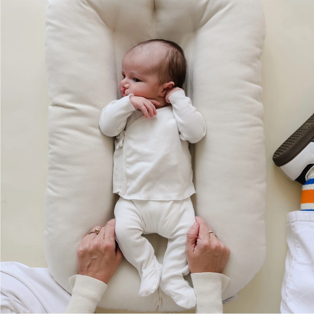 Snuggle Me Organic Infant Lounger